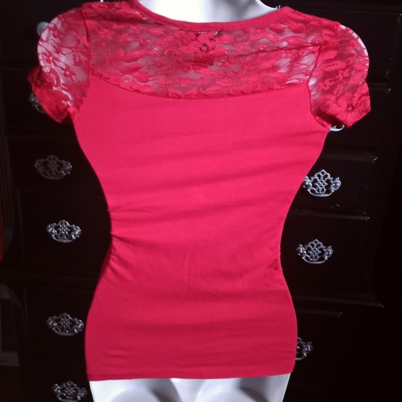 Wet Seal Solid Red Short Sleeve Shirt w/Lace - Picture 2 of 2